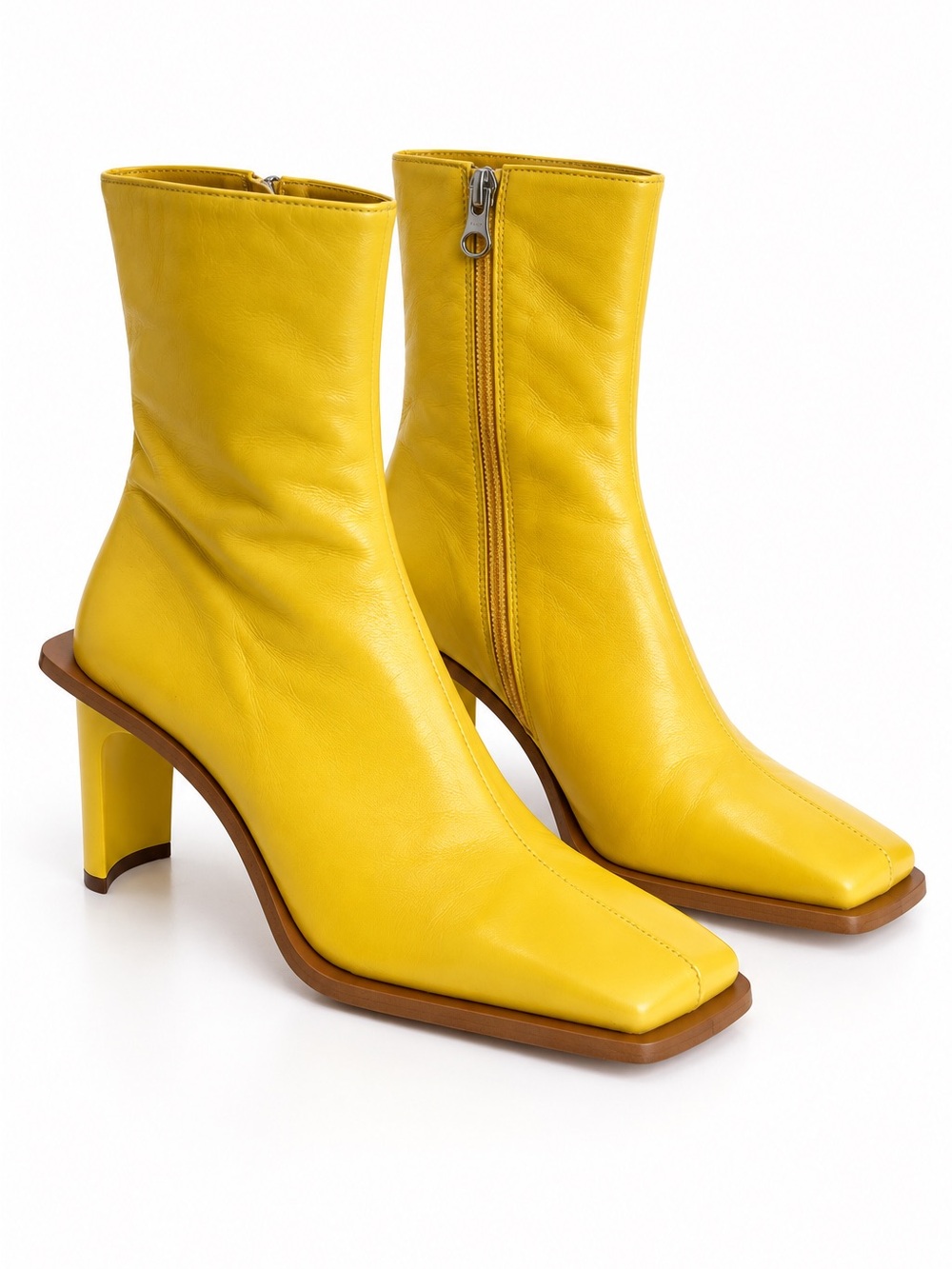 L’Intervalle Uzwil Yellow Leather Boots 40 | Star Trek Screen Worn